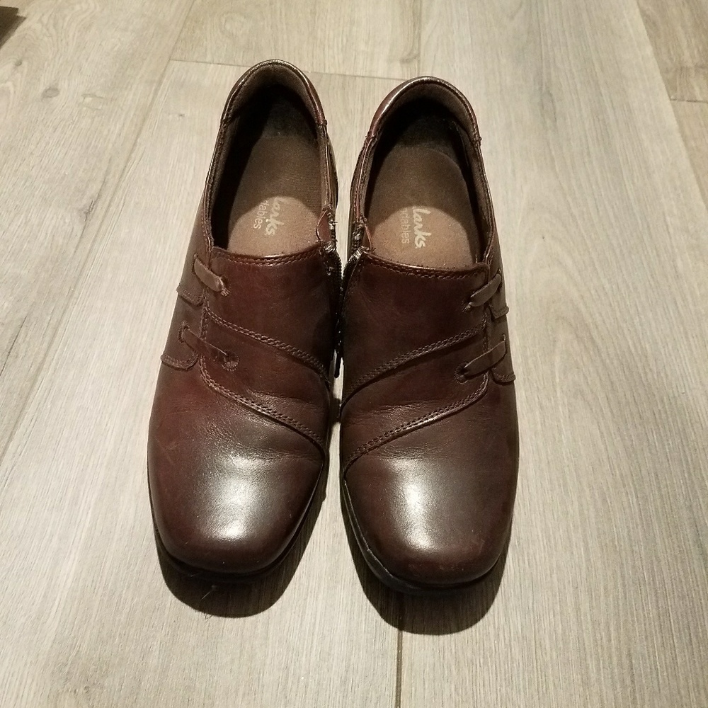 CLARKS BOOTIES